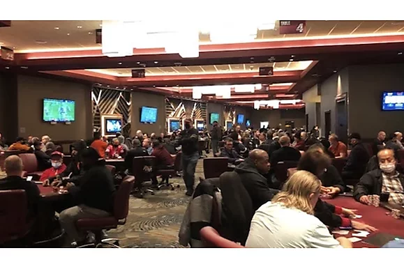 Del amor al odio, un poker: en Reddit entienden la relación con el juego