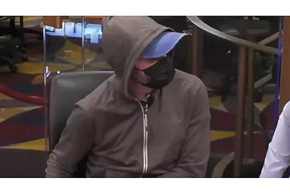 Un abogado ludópata robó millones para cubrir sus pérdidas del poker: un repaso a las redes sociales