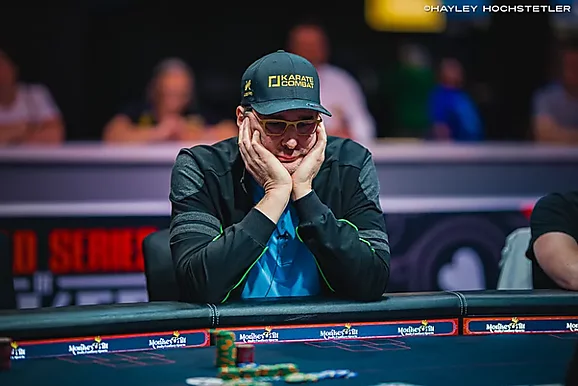 Phil Hellmuth y el Main Event 2025: apoyos y rechazos en las redes sociales