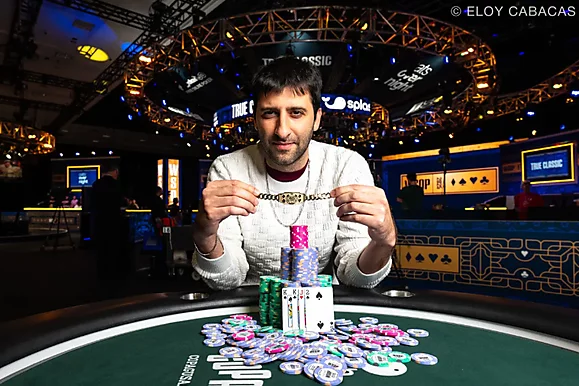 Carlos Leiva jugó su primer torneo de PLO y ganó su primer brazalete de World Series of Poker