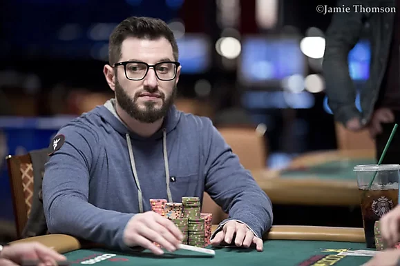 Noticias rápidas: Galfond habla del rake, Ren Lin firma con WPT Global y una escalera real foldeada