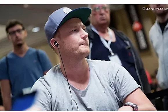 Una estrella sueca del poker gana el Main Event de la SCOOP 2026