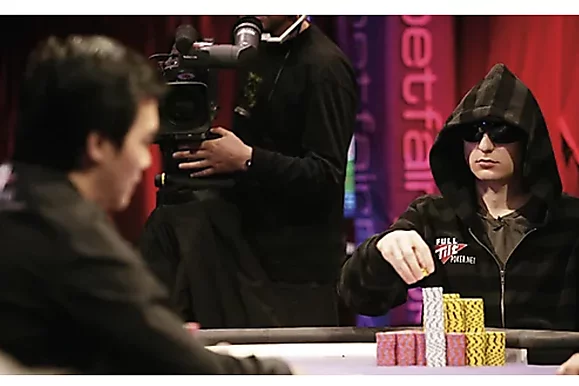 80 tazas de té, 22 horas en la mesa y casi 500 manos: la victoria de John Juanda en el Main Event de las WSOPE 2008