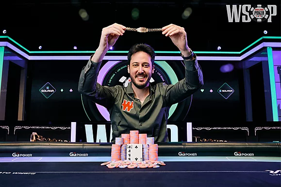 En Las Vegas también se habla en español: el sexto brazalete de Adrián Mateos