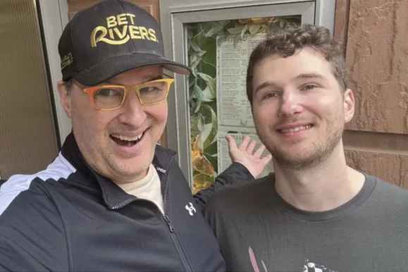 Phil Hellmuth podría ganar $10 millones al apostar por su hijo: Resumen de la World Series