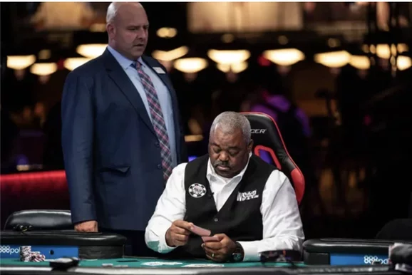 La peor decisión del staff de las WSOP contra Patrick Leonard: noticias breves desde Las Vegas