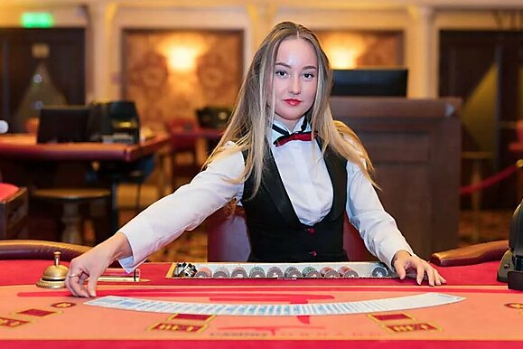 Sexta calle, mucks de ases, stacks robados y otros errores de los crupieres