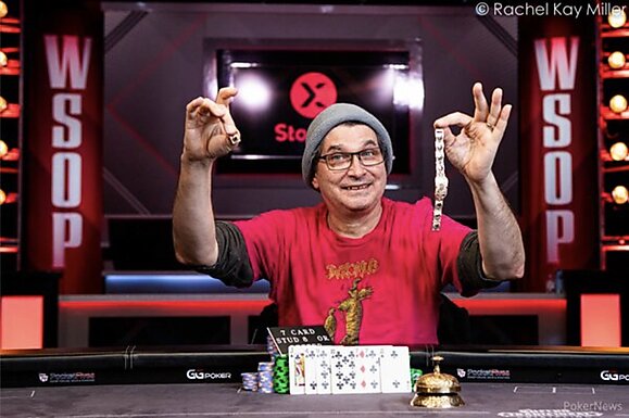 Steve Albini: El brazalete parece una artesanía