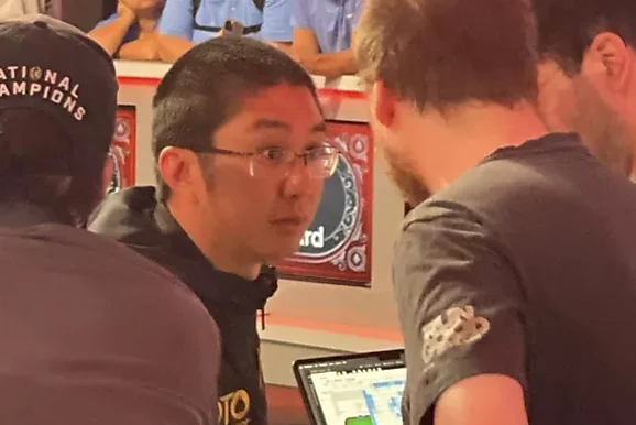 Un escándalo rodea al nuevo campeón mundial: ¿el colapso de la reputación del poker o un revuelo inesperado?